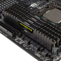 美商海盗船 复仇者CM4X8GF2400C16K4-CN 台式机内存DDR4 2400 8GB