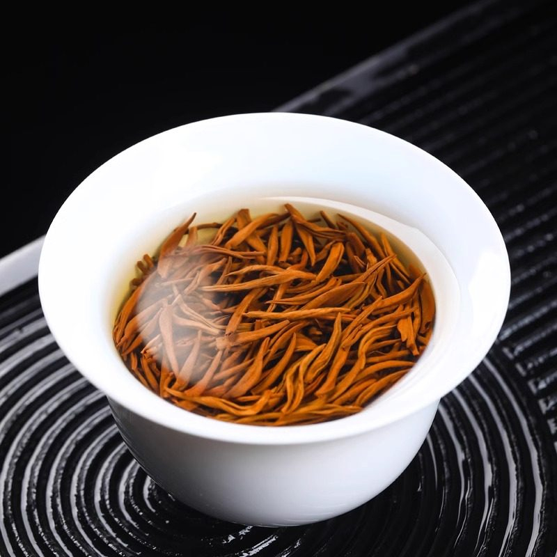 忆江南金骏眉条索紧结纤细色泽金黄口感醇厚回味绵长罐装60g高清大图