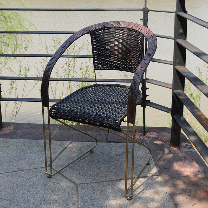木匠实心钢筋藤椅单人阳台户外防雨防晒休闲仿藤编织网红弹跳靠背椅子