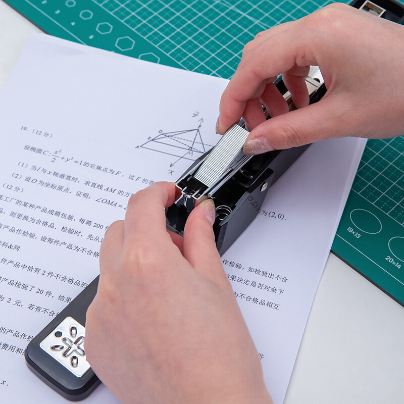 得力0434旋转订书机12#(黑)高清大图