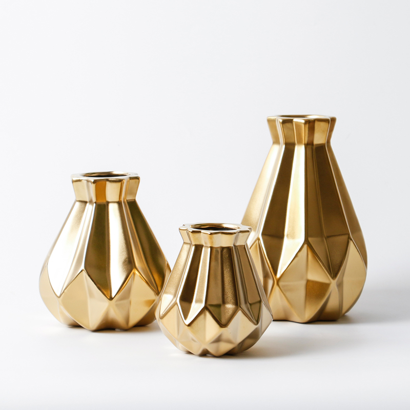 三维工匠装饰摆件金色北欧轻奢ins陶瓷花瓶摆件客厅酒柜装饰水培插干鲜花大小花器三维工匠黑金 皱褶瓶 中号 价格图片品牌报价 苏宁易购大黄蜂家居专营店