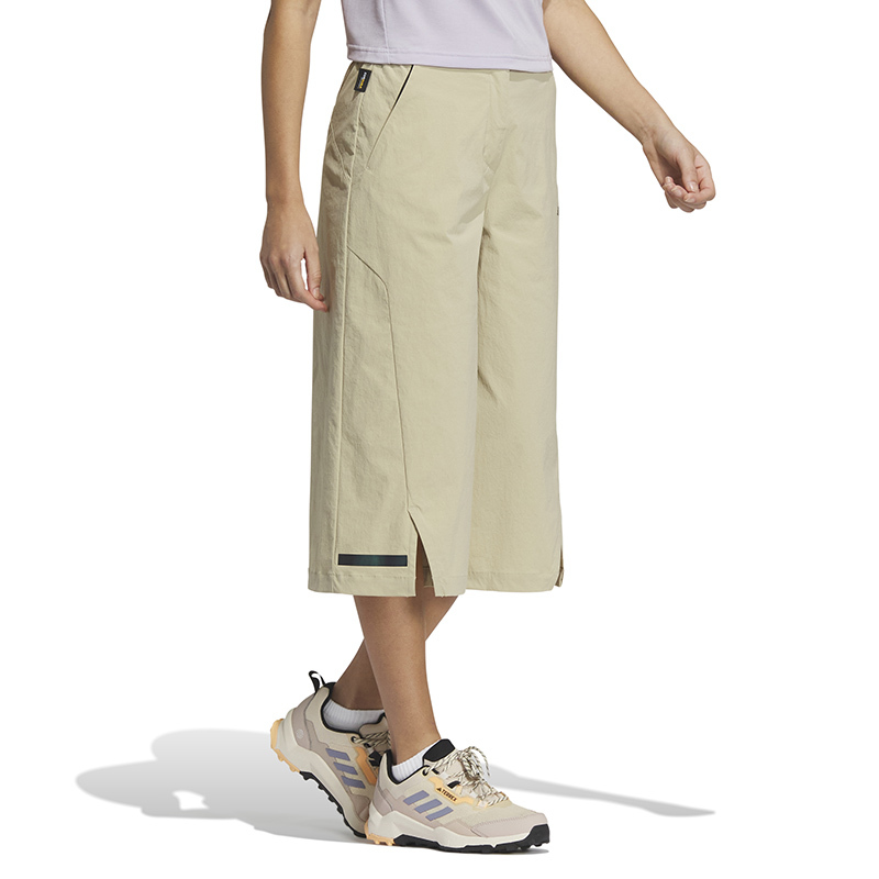 adidas 纯色户外防晒七分运动裤 女款 草原棕 IC1958