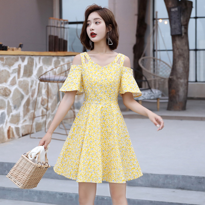 女士夏款新品海边度假沙滩裙小碎花短裙时髦一字领带露肩连衣裙