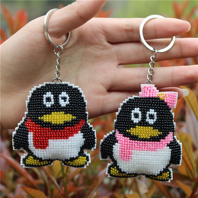 十字绣钥匙扣爱心情侣挂件心形满珠绣小格印花包包挂饰彩珠绣汽车y049