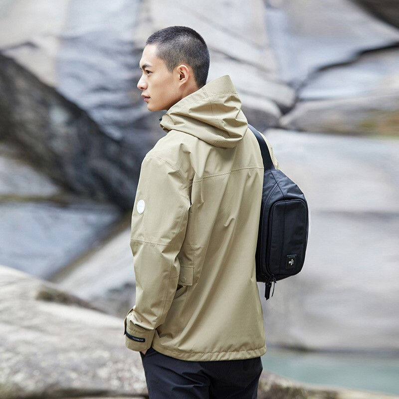 探路者户外单层冲锋衣春夏季薄款男士户外服装轻便防风防水登山徒步