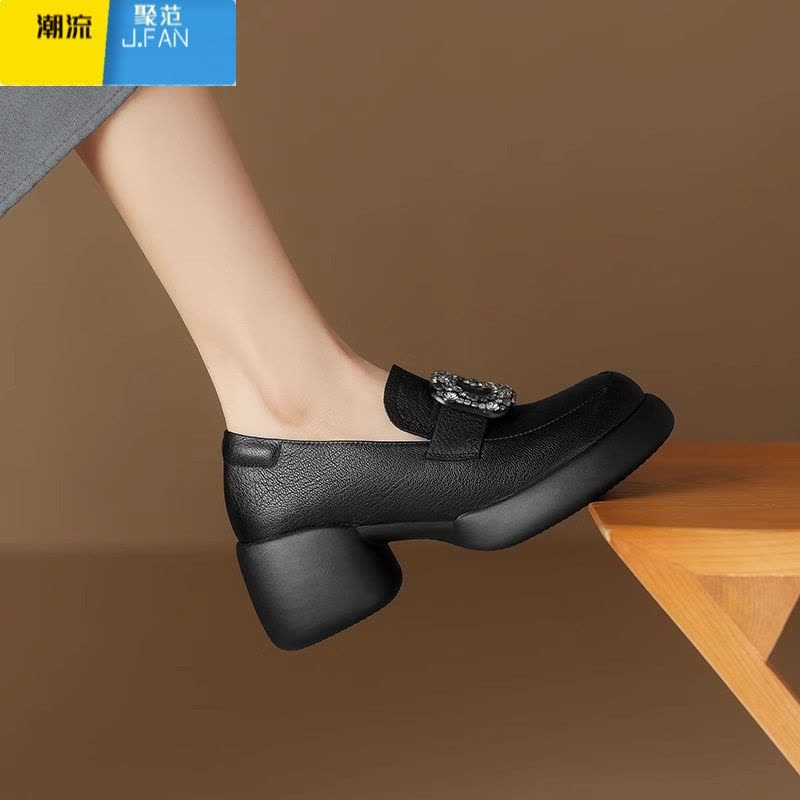 聚范厚底粗跟方扣乐福鞋女2024年春季新款英伦风圆头时尚高跟单鞋图片