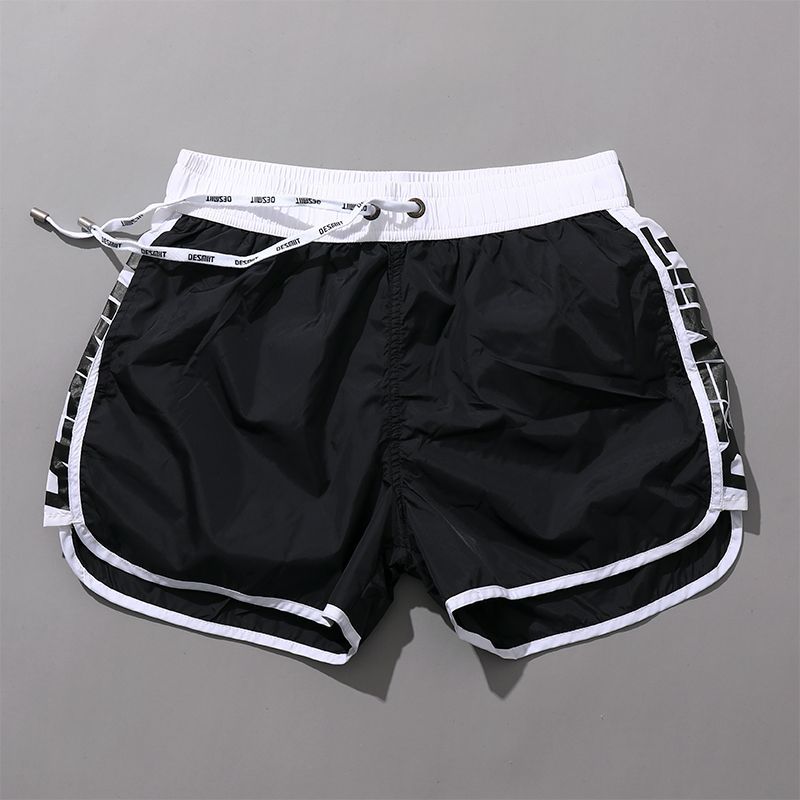 轻薄运动短裤男士夏季速干宽松小圆弧沙滩裤带内衬跑步健身三分裤
