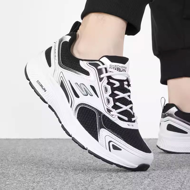 SKECHERS斯凯奇男子新款低帮舒适透气轻便耐磨减震跑步鞋894054-BKW ZP