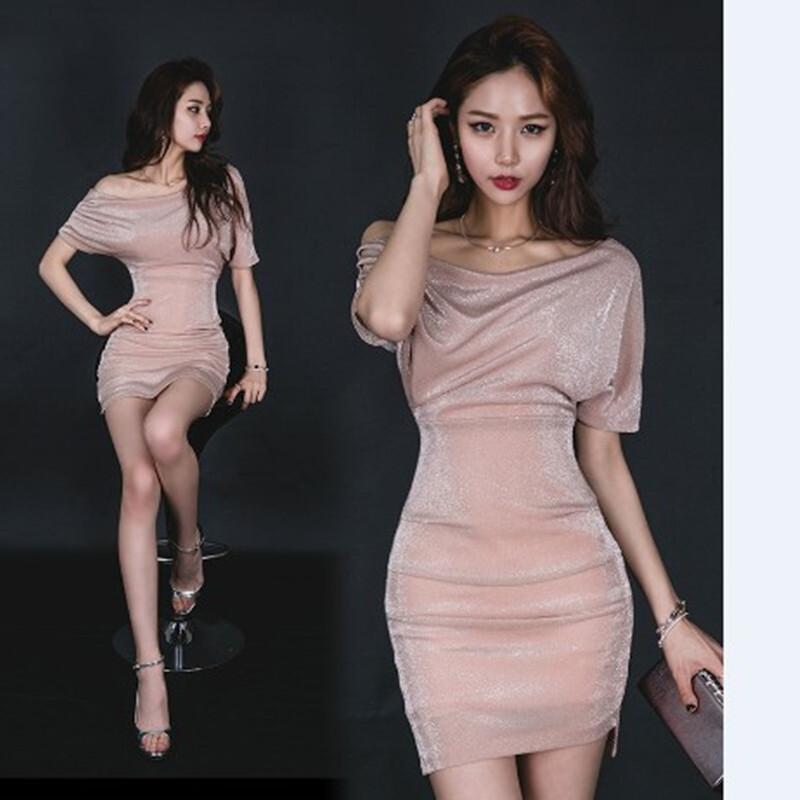 名媛时尚亮丝斜肩一字领性感夜店包臀礼服裙褶皱修身气质连衣裙女裸粉色