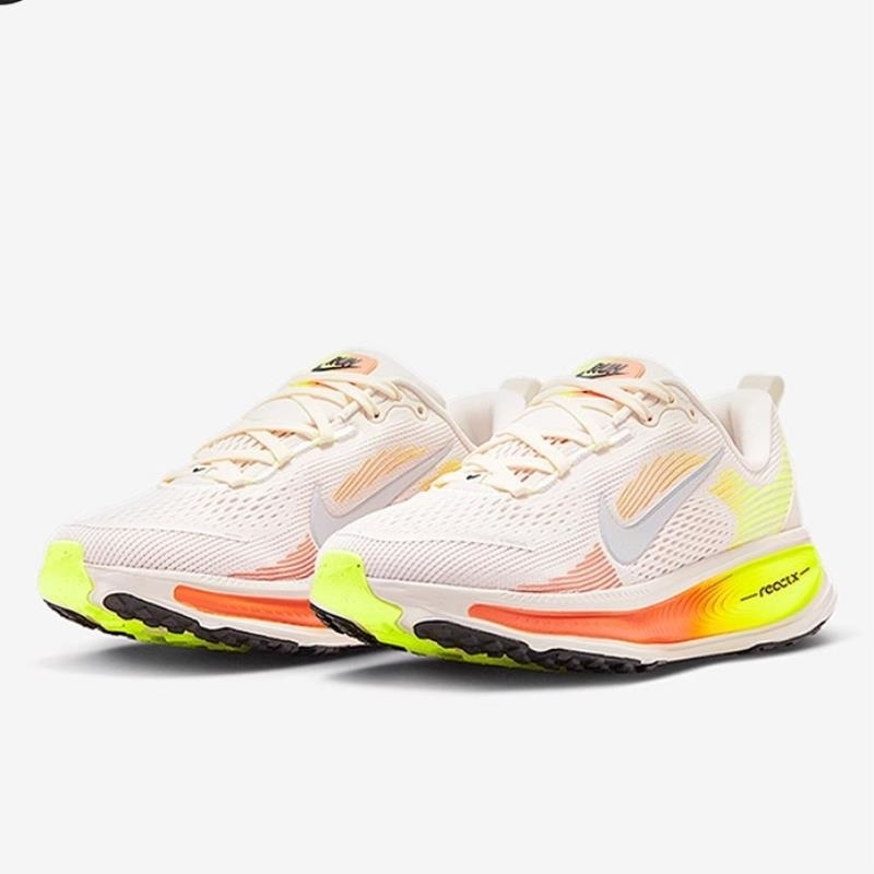 NIKE耐克跑步鞋VOMERO 18 (GS)轻便低帮大童青少年鞋HQ2157-003 C