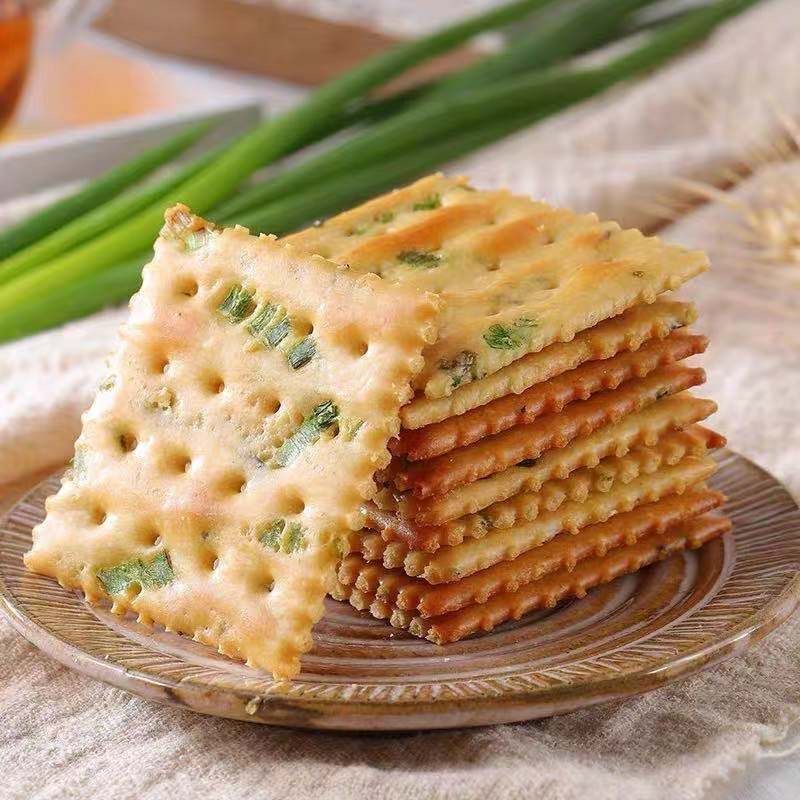 咸味香葱苏打饼干早餐疏打饼干酥脆零食视频