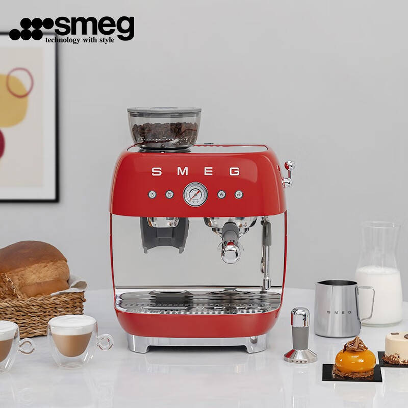 SMEG/斯麦格 新款研磨一体意式咖啡机 EGF03奶白色高清大图