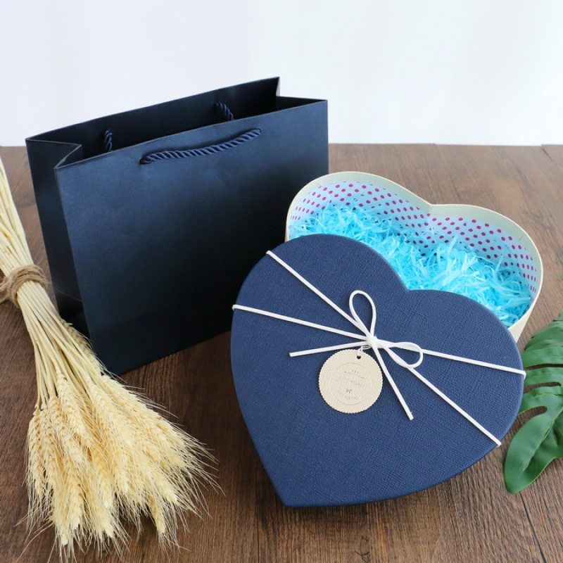 爱心礼盒空盒心形盒子口红盒香水包装盒小号生日礼品盒女精美礼品心形