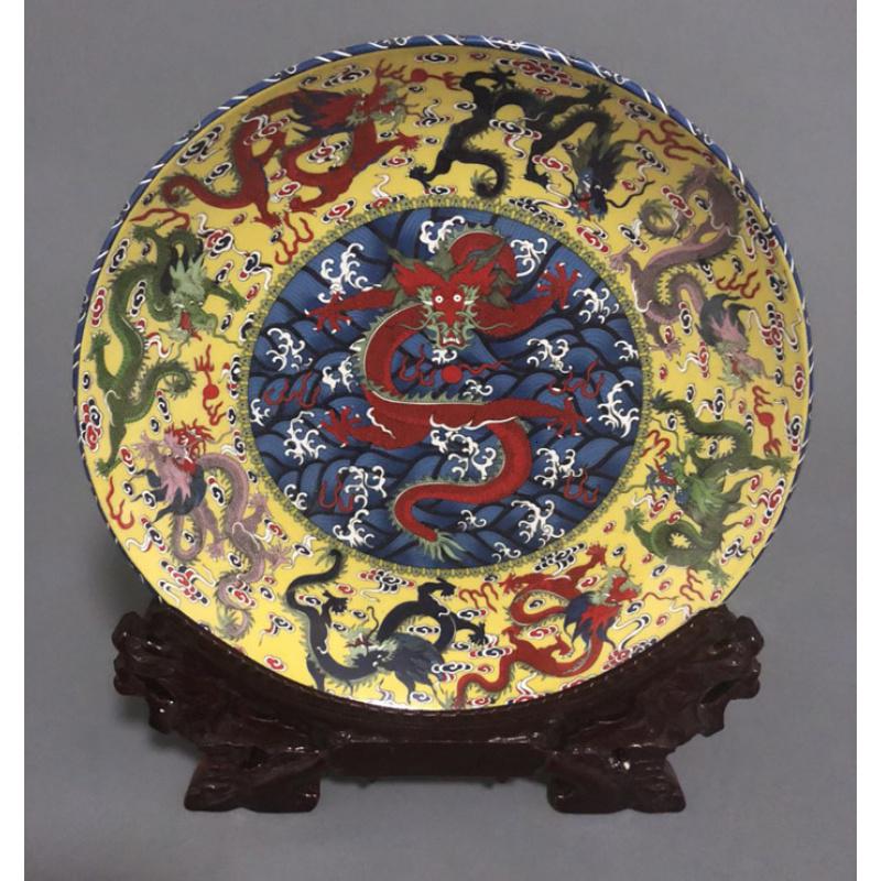 美帮汇清乾隆粉彩九龙陶瓷盘子家居装饰酒柜客厅摆件景德镇仿古做旧收藏高清大图