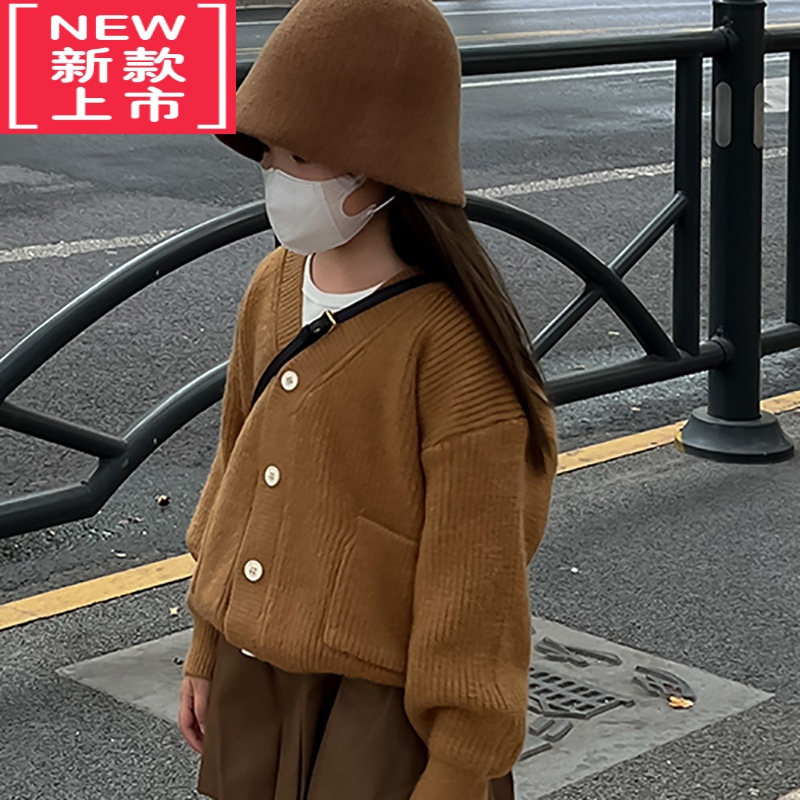 可莉允爱惨了秋天!儿童秋冬焦糖色时髦针织开衫毛衣/百褶半身裙