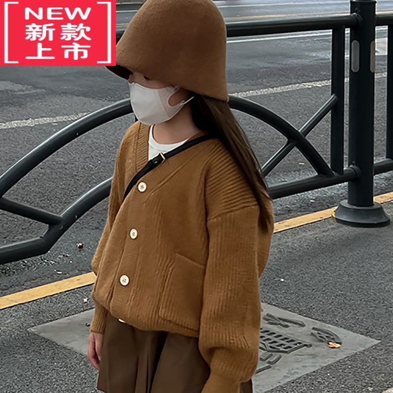 可莉允爱惨了秋天!儿童秋冬焦糖色时髦针织开衫毛衣/百褶半身裙图片