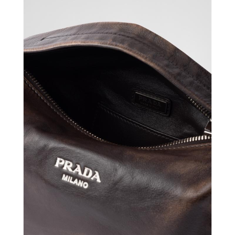 普拉达(PRADA)男士小羊皮拉链斜挎包简约时尚可调节手柄内袋设计
