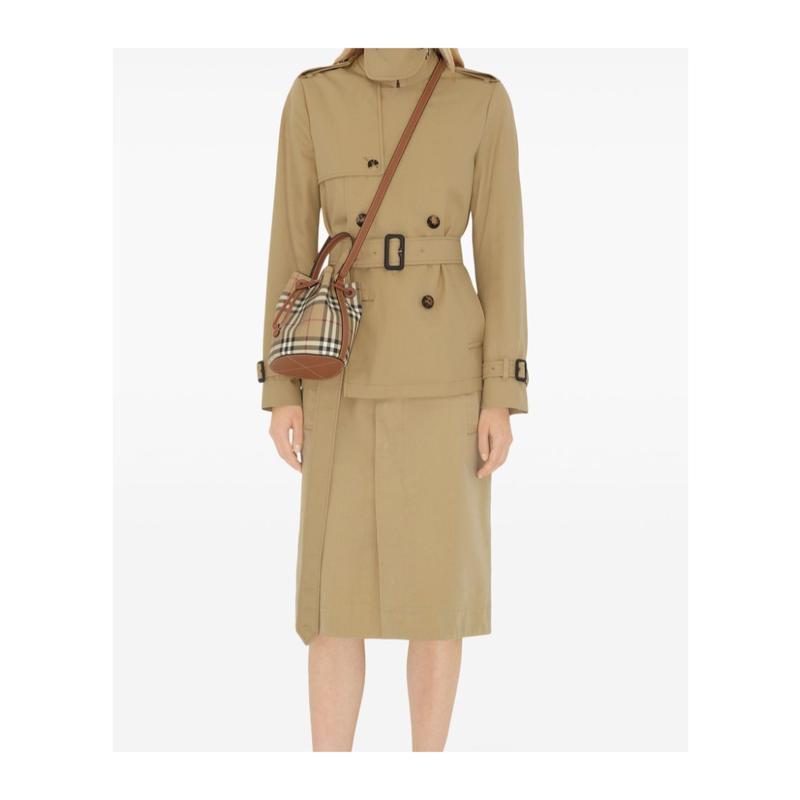 博柏利(BURBERRY)女士格纹抽绳水桶包聚氨酯涤纶棉拼接潮酷百搭配
