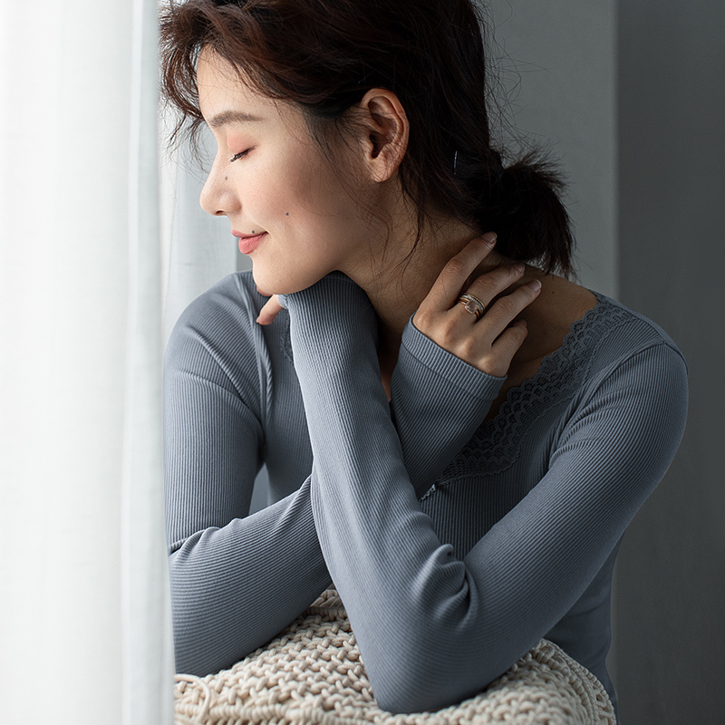 俞兆林蕾丝V领秋衣女加绒加厚美体保暖内衣女单件上衣秋冬打底衫
