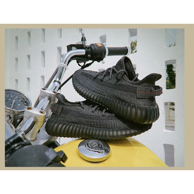 UYEEZY运动户外减震运动2022新款黑满天星超酷潮流设计跑鞋厚底情侣椰子350运动鞋新款