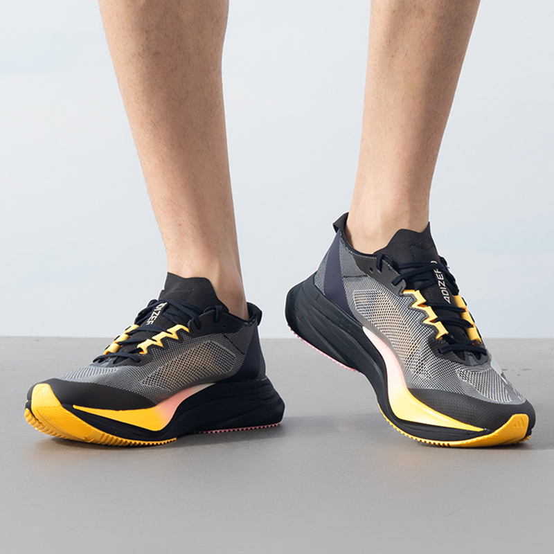 Adidas阿迪达斯男子新款轻便透气休闲运动跑步鞋IF9212 ZP