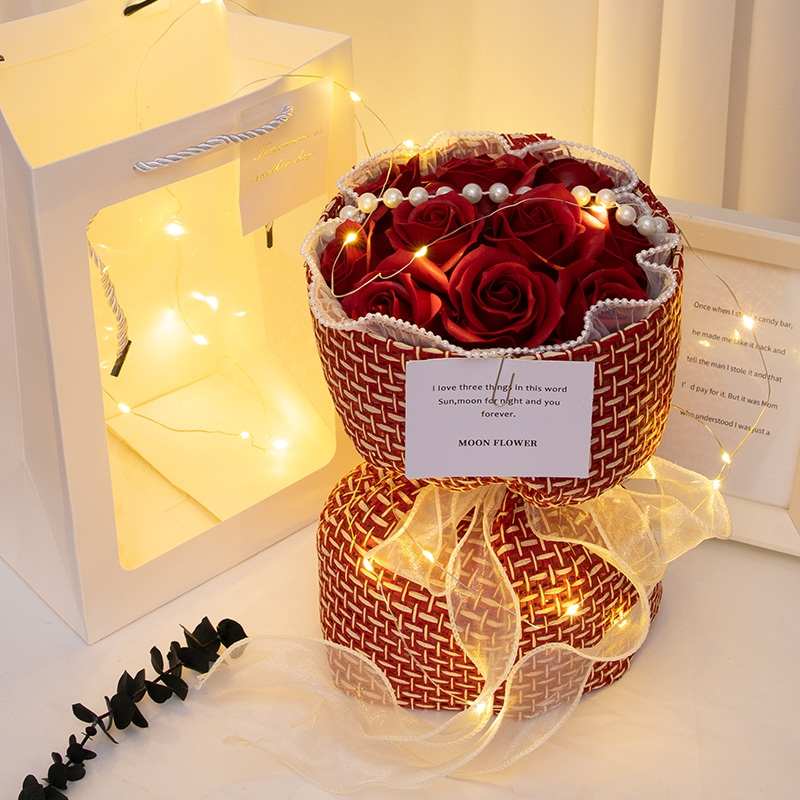 网红款七夕情人节礼品生日小礼物送朋友女生女友老婆玫瑰花束