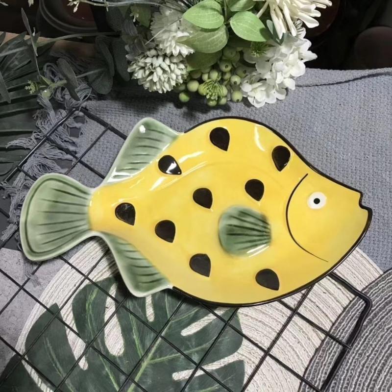 陶瓷餐具日式套装釉下彩创意手绘鱼盘子家用菜盘卡通异形饭碗盘勺 5寸