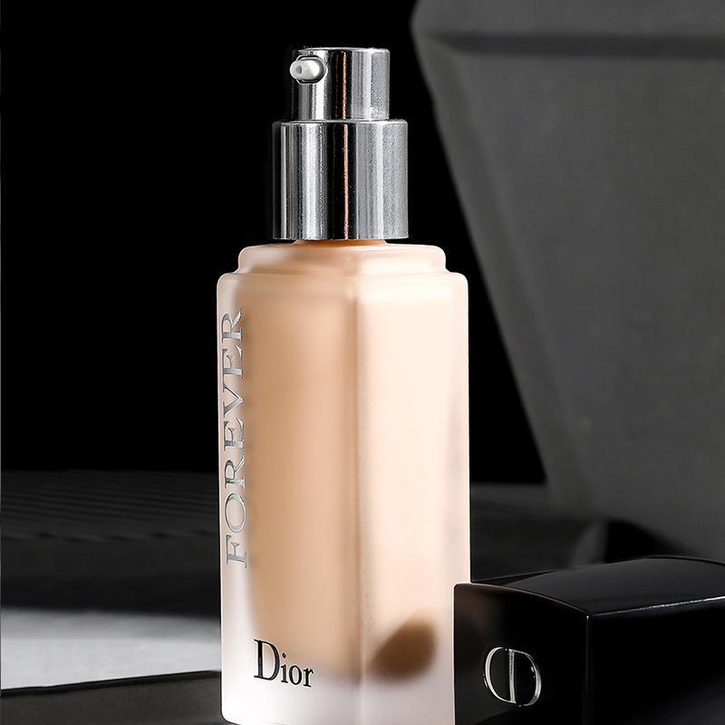 迪奥(Dior) 新款凝脂恒久粉底液SPF35-PA+++ 30ML 服帖遮瑕 干皮油皮适用海外原装正品