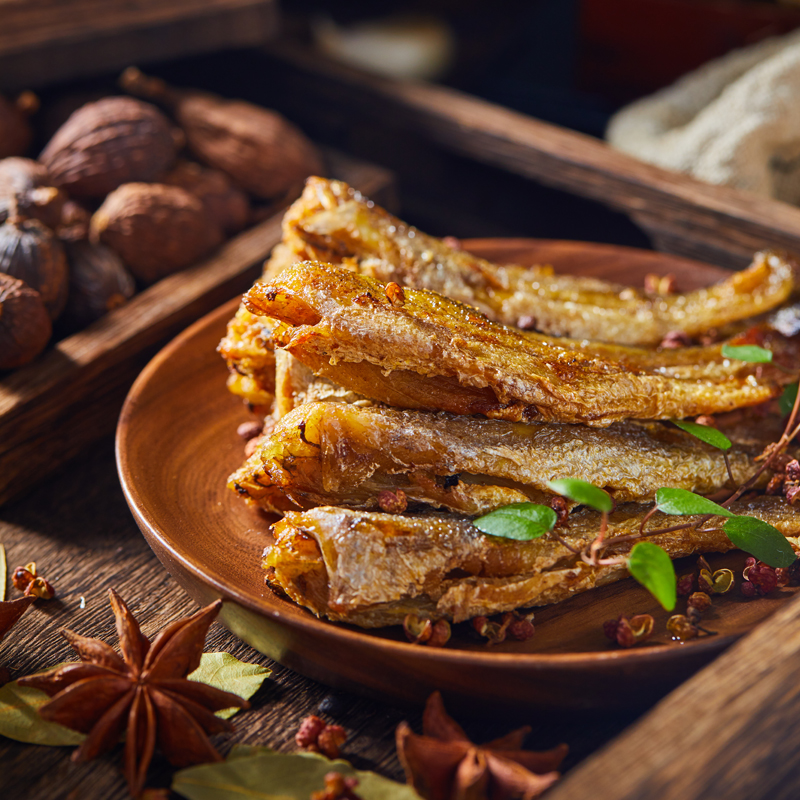 来伊份香酥小黄鱼125g海鲜鱼干干货即食香辣零食小吃独立包装海鲜即食卤味高清大图