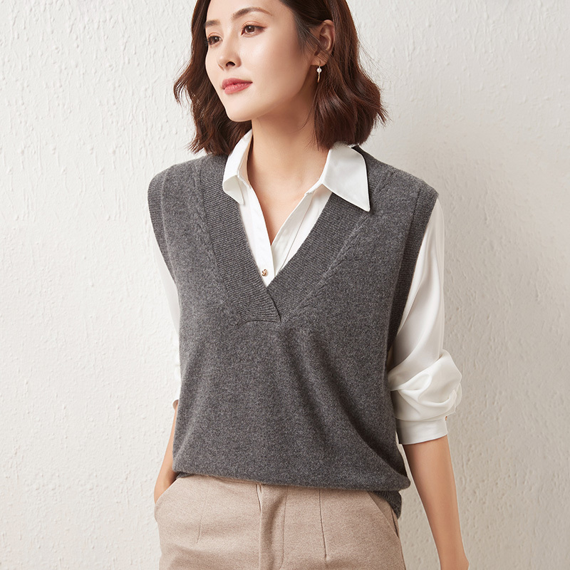 雪米贝奴羊毛针织马甲女慵懒风宽松马夹羊毛背心外搭坎肩秋百搭洋气