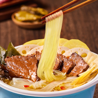 杨国福麻辣烫酸汤牛肉自热麻辣烫火锅速食430g 方便速食酸辣味