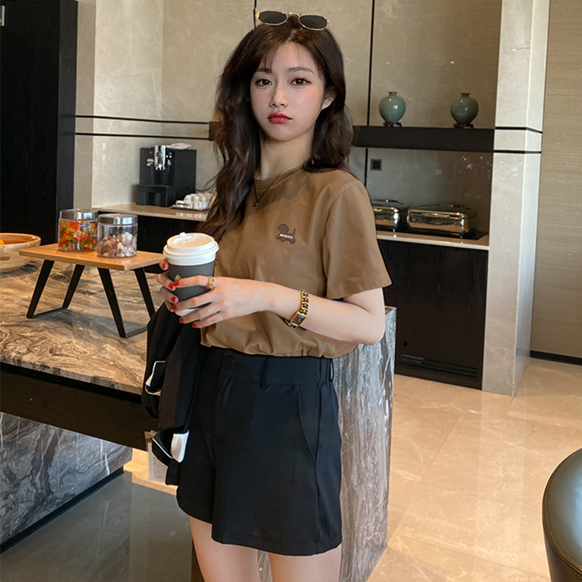[1.5折价33元]唐狮女圆领左胸硅胶图案净色短袖T恤简约百搭气质显瘦时尚潮高清大图