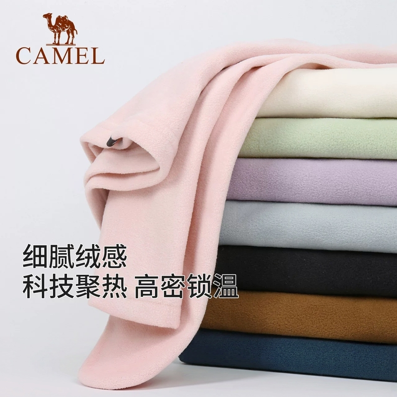 骆驼 情侣款圆领抓绒衣A1W1VV110 / A1W2VV109高清大图