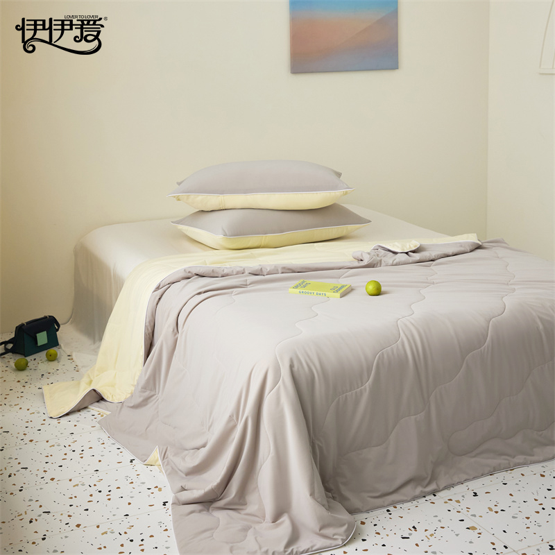 伊伊爱 双面撞色锦氨弹力大豆夏凉被 烟灰＋米黄高清大图