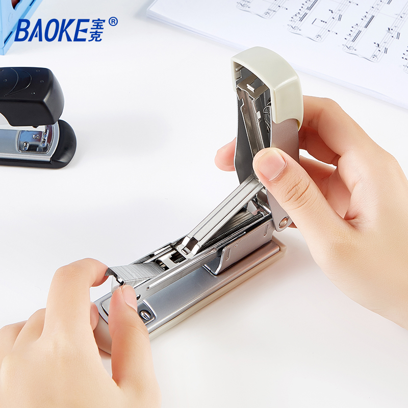 宝克(baoke)ST1112 品质耐用订书机 可订透25张80G复印纸张 办公桌面文具订书器办公用品 颜色随机高清大图