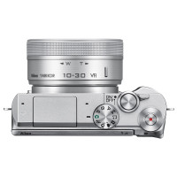 尼康(Nikon) Nikon 1 J5 (10-30)银色套装 可换镜数码相机 轻便小巧 高速连拍 高清视频