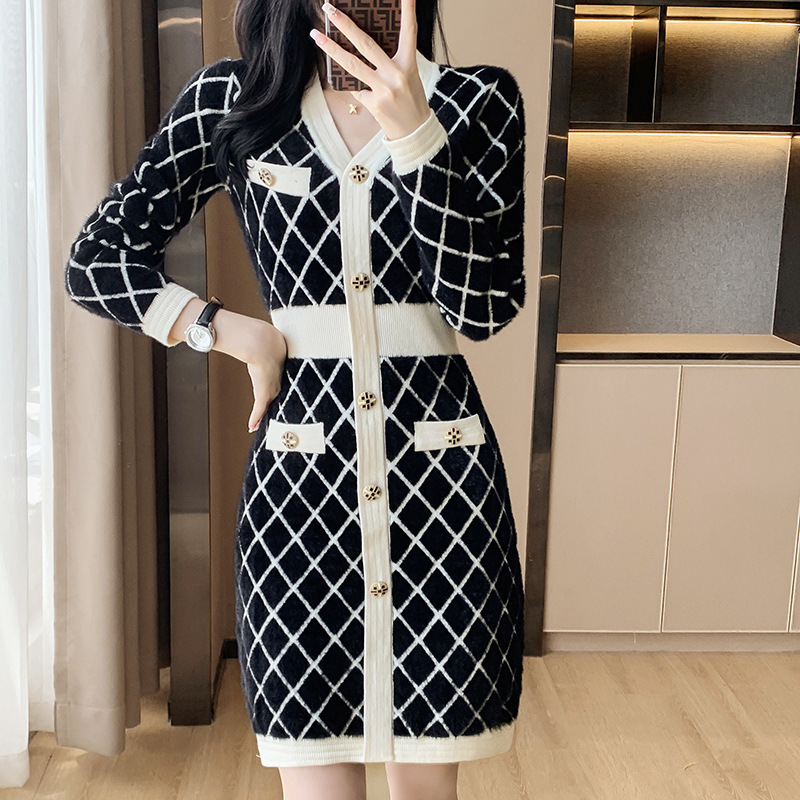 权小威南油仿水貂毛针织连衣裙女小香风秋冬装长袖a字毛衣裙厚