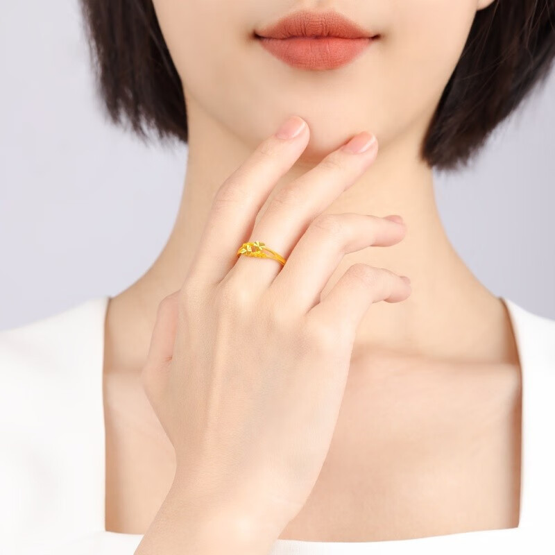 周大福心心相依足金黄金饰品戒指计价(工费:160元)EOF46高清大图