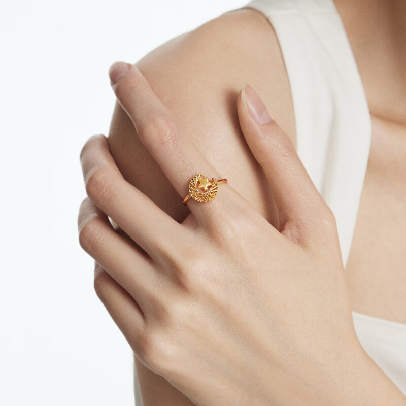 周大福星星揽月足金黄金星月织梦戒指女计价(工费520)送礼物EOF1636高清大图