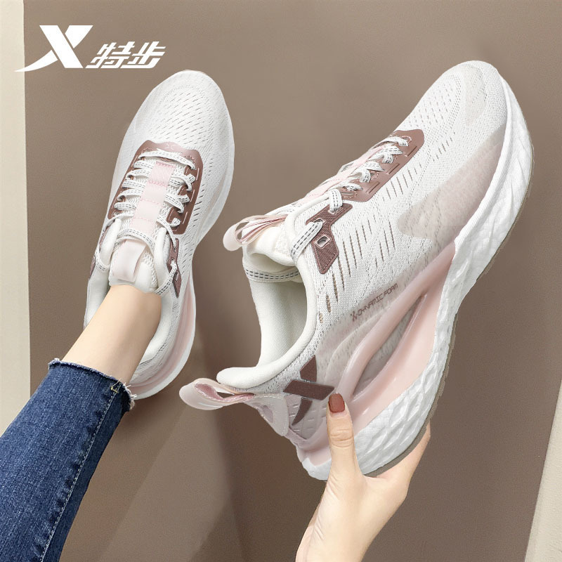 特步跑步鞋动力巢女鞋透气2022秋季新款正品减震网面女运动鞋