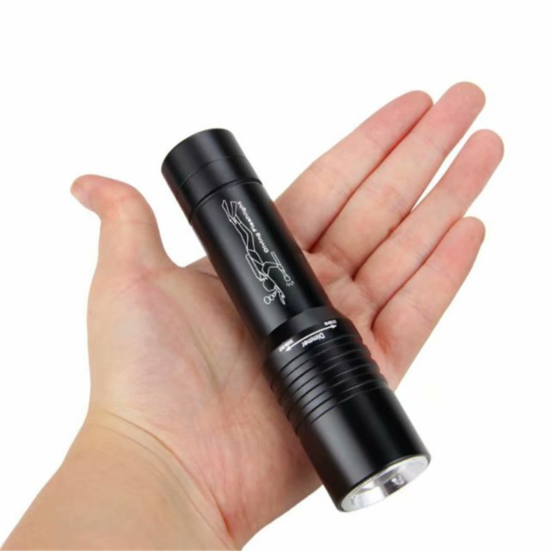 康铭 LED15W强光手电筒含两节电池+充电器-黑色(单位:把)