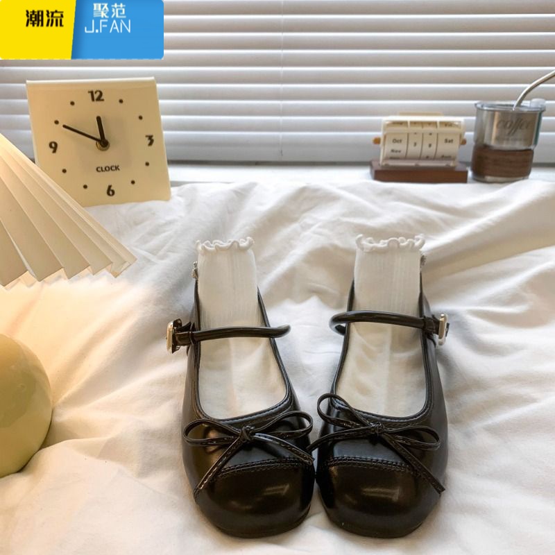 聚范银色圆头低跟玛丽珍单鞋女2024新款夏季法式配裙子浅口小皮鞋平底高清大图