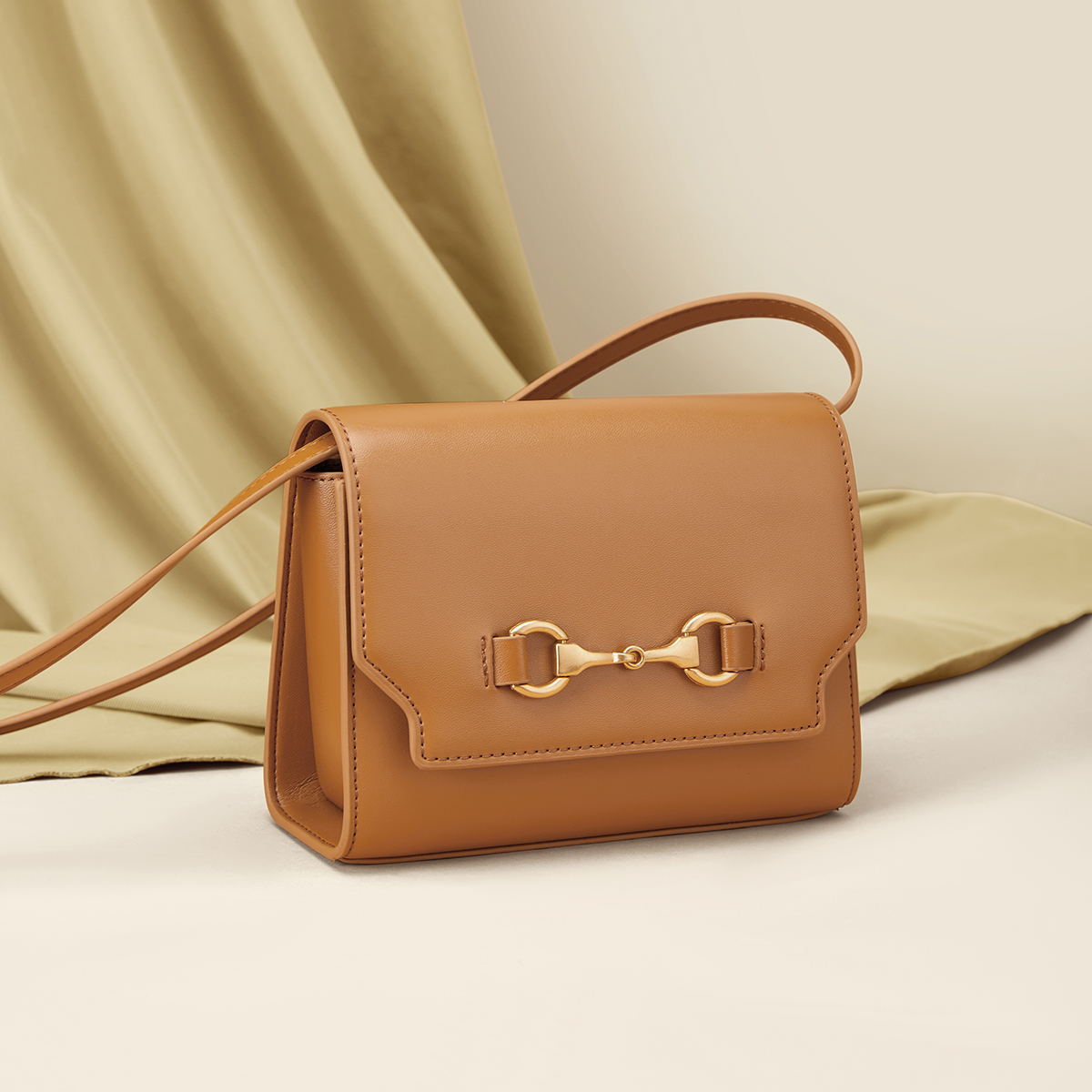 马克华菲包包女新款2022热款时尚潮流小方包斜挎包大容量单肩包