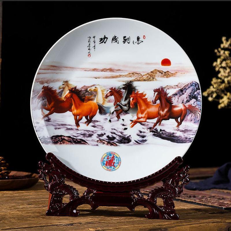 粉彩中式装饰盘子摆件景德镇陶瓷器挂盘现代家居装饰工艺品摆件 直径26厘米山川秀色+龙架