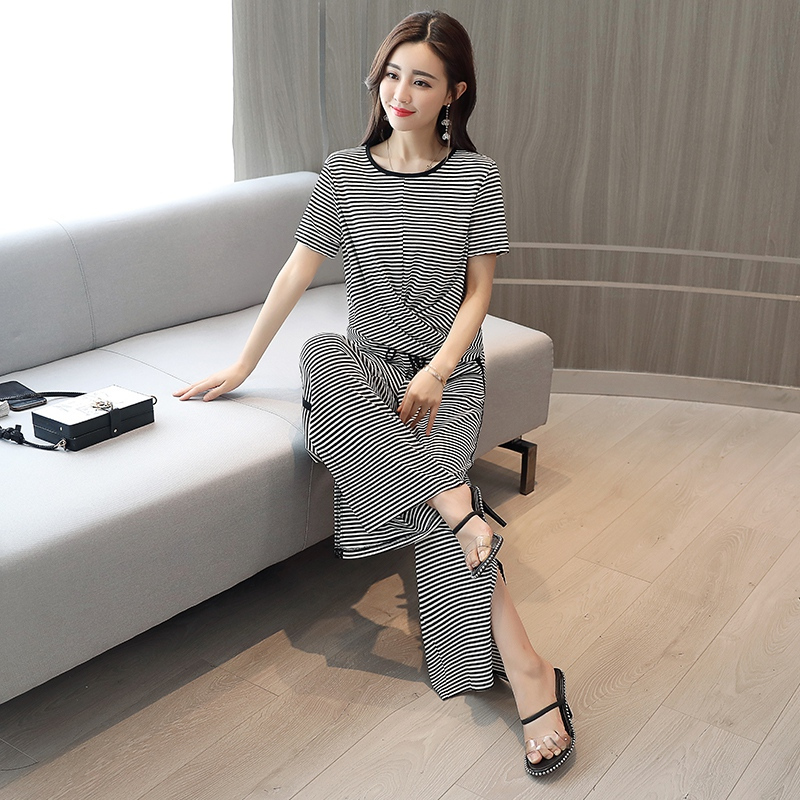 运动服装女套装夏天女士新品时尚休闲气质黑白条纹两件套宽松薄款