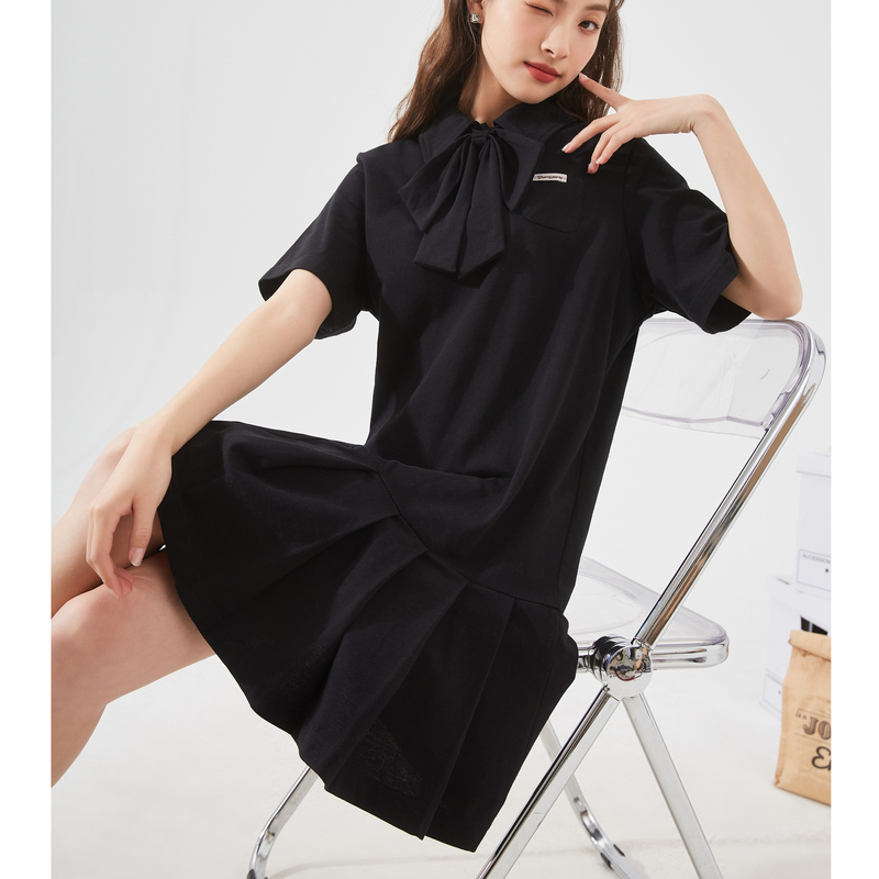 [2.5折价69元]唐狮黑色POLO裙夏季新款女装学院风针织百褶连衣裙送领结