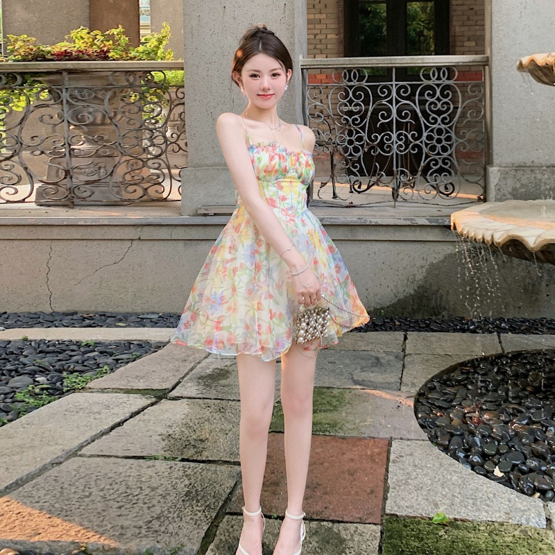 权小威新款碎花连衣裙女夏季短款收腰a字裙气质性感抹胸吊带纱裙