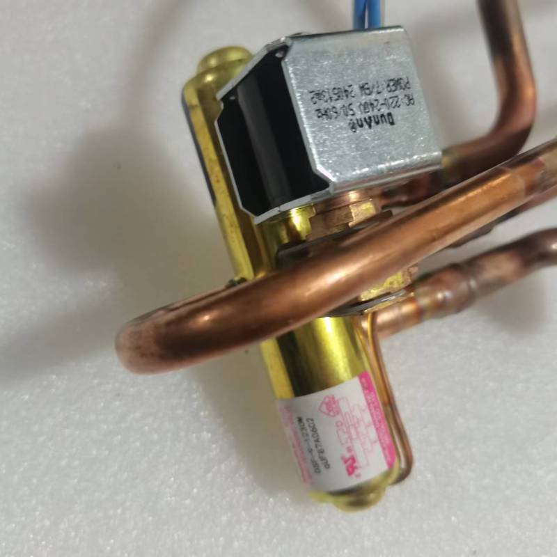 帮客材配 倍科(BEKO) 全新原装 900071958 R-四通阀组件 KFR- 72LW/CB1R 收前验货高清大图