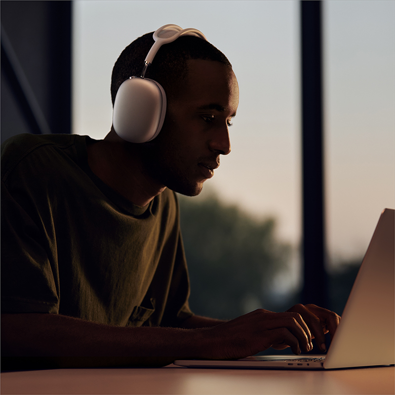 Apple AirPods Max 深空灰色 无线蓝牙耳机 头戴耳机 主动降噪,适用于iPhone/iPad/Watch高清大图