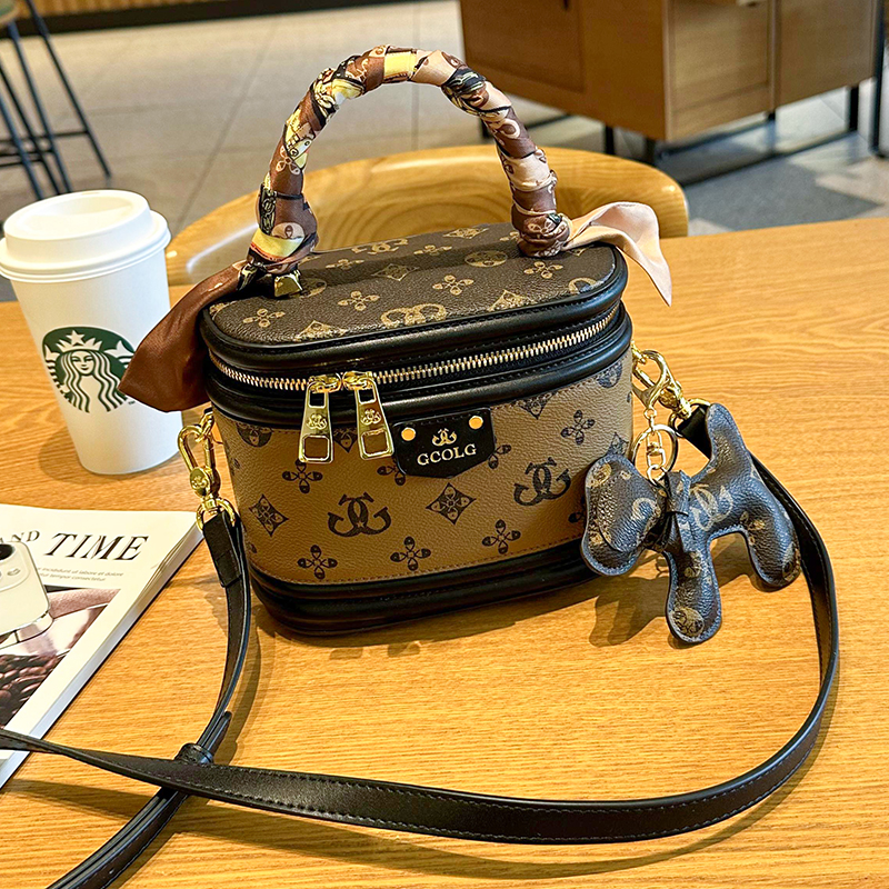 欧美时尚女士包包女2026新款高级感女包小方包单肩斜挎包印花手提发财盒子包小包高清大图